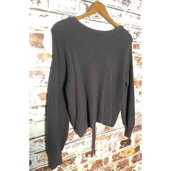 Hollister Reversible Cinch Front Cotton Blend Knit Sweater in Gray - Picture 9 of 11